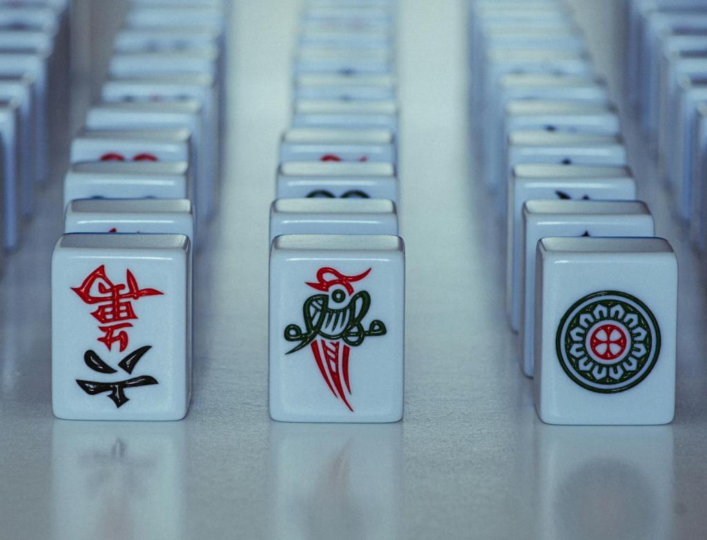 Doing the Charleston in American Mahjong: A Beginner’s Guide to Tile Passing